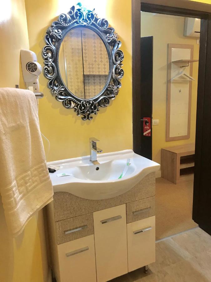 Vila 18 Hotel Boutique Bukarest Eksteriør billede